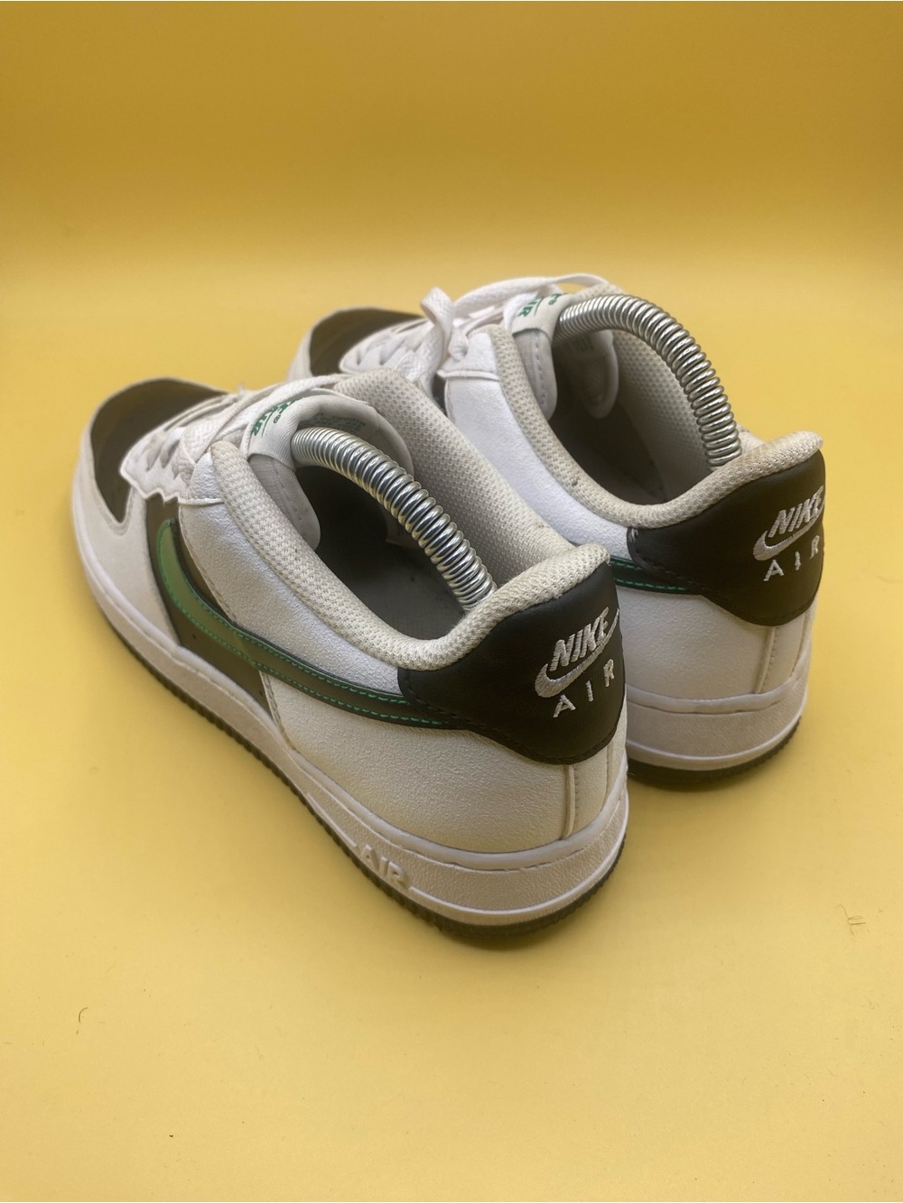 Nike Air Force 1 LV8 2 white, black, and Stadium Green - Picture 3 of 4